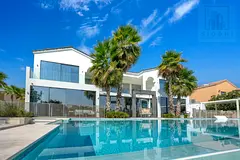 Luxury Oasis: Signature Villa with Infinity Pool , Direct from Owner