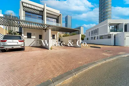 EXCLUSIVE | PARK BACKING | HIGH-SPEC