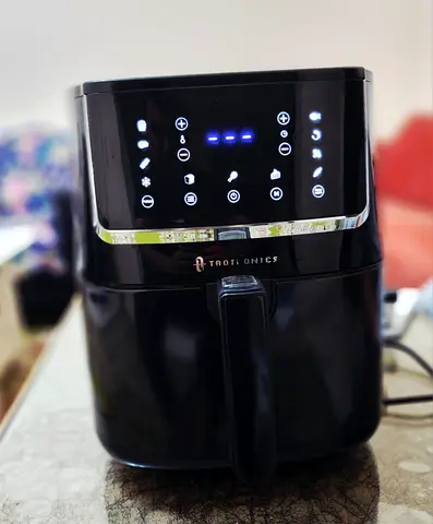 Air Fryer in excellent condition with box