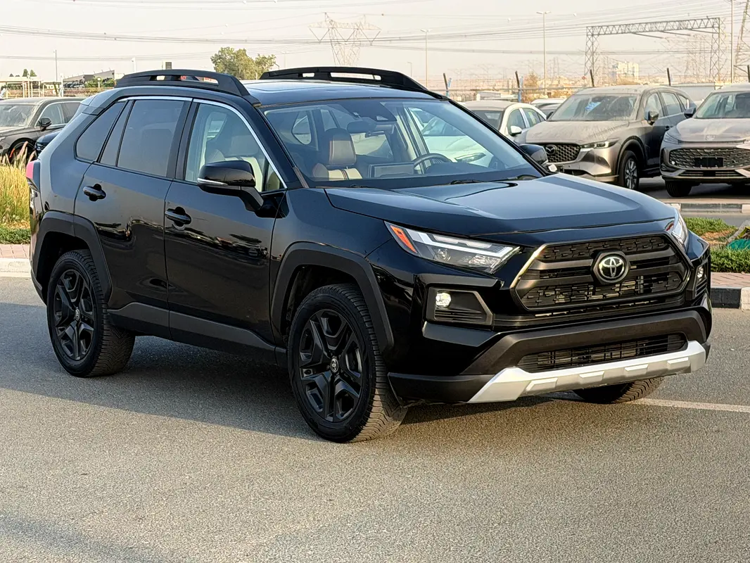 Toyota Rav 4 2023 — photo 1 of 19