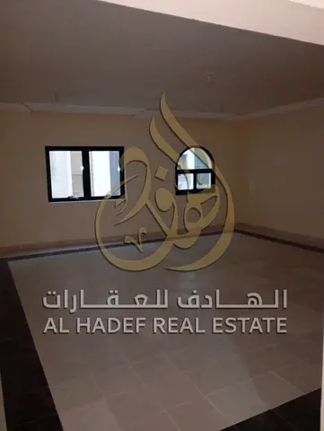 للإيجار في إمارة الشارقة – منطقة القاسمية شقة مميزة بمساحات  واسعة  وموقع  حيوي قريب من جميع الخدمات. • موقع قريب من جميع الخدمات  • صيانة على المالك