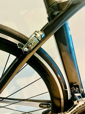 Trek Madone- SL06- full carbon aerodynamic Road Bike - Duraace group set full carbon frame