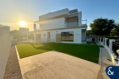 Large Corner Plot | 4 Bed + M | Park Backing