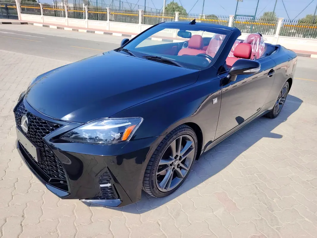 Lexus IS-Series 2015 — photo 1 of 13