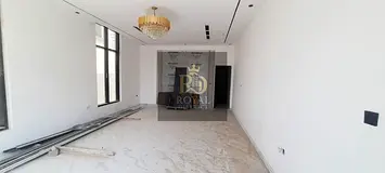 Elegant 5BR master villa with majlis, 2 living rooms, maid’s room, large internal &amp; external k