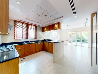 VACANT SOON | 5 BEDROOM | PRIVATE POOL
