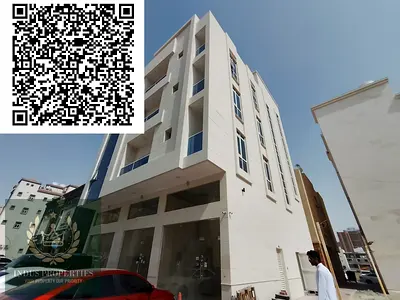 مبنى سكني وتجاري فاخر وواسع وجديد كلياً، مكون من طابق أرضي وثلاثة طوابق، بمساحة أرض تبلغ 2750 قدم مربع، ويضم 6 شقق بغرفة نوم واحدة.