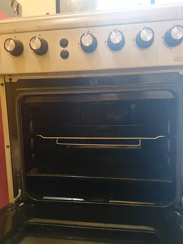 Used Oven in Good Condition