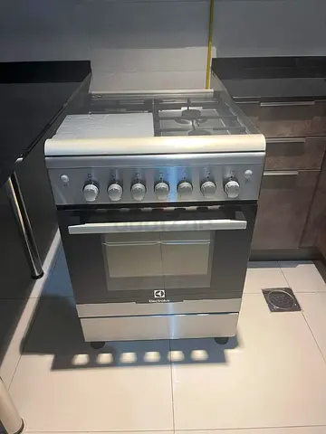 Brand Electrolux Oven Fan 4 Burner Full Gas Cooker Range Size 60cm