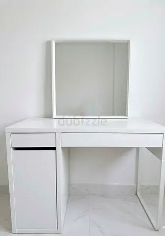 White Desk and mirror