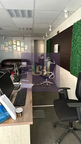 محل للإيجار 70 متر، مجهز بالكامل بالديكور والتكييف، ميزانين، موقع مميز مقابل مستشفى القاسمي، مناسب لجميع الأنشطة. للتواصل 0556288466