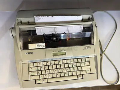 Brother GX-8250 Electronic Typewriter