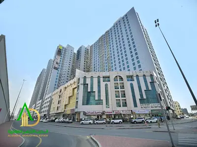 مساحة كبيرة \\ مطبخ مغلق \\ جاهزة للسكن أو الاستثمار \\ مجمع عائلي