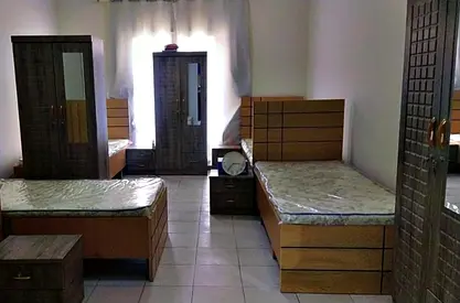 Indian Ladies bedspace available near The  Garden metro station