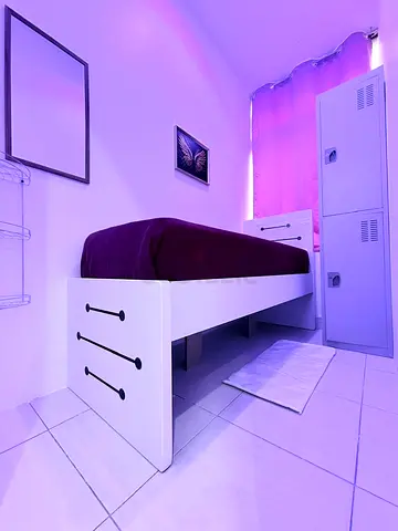 FULLY CLOSED PARTITION- FREE PARKING - SEPARATE WINDOW- SEPARATE AC - FREE PARKING