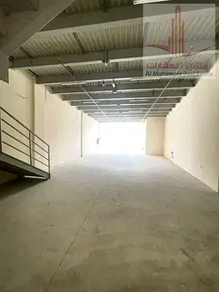 Large factory for annual rent in Ajman Industrial Area 1, direct access to Emirates Road (E311), lan