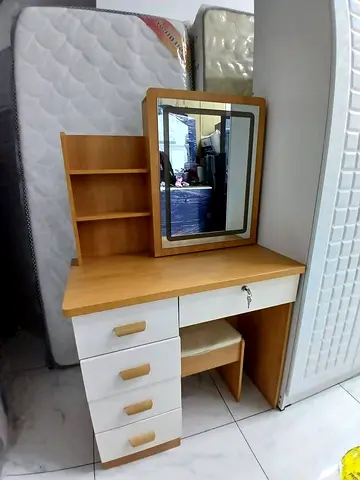 Elegant Dressing Table with Mirror and Storage