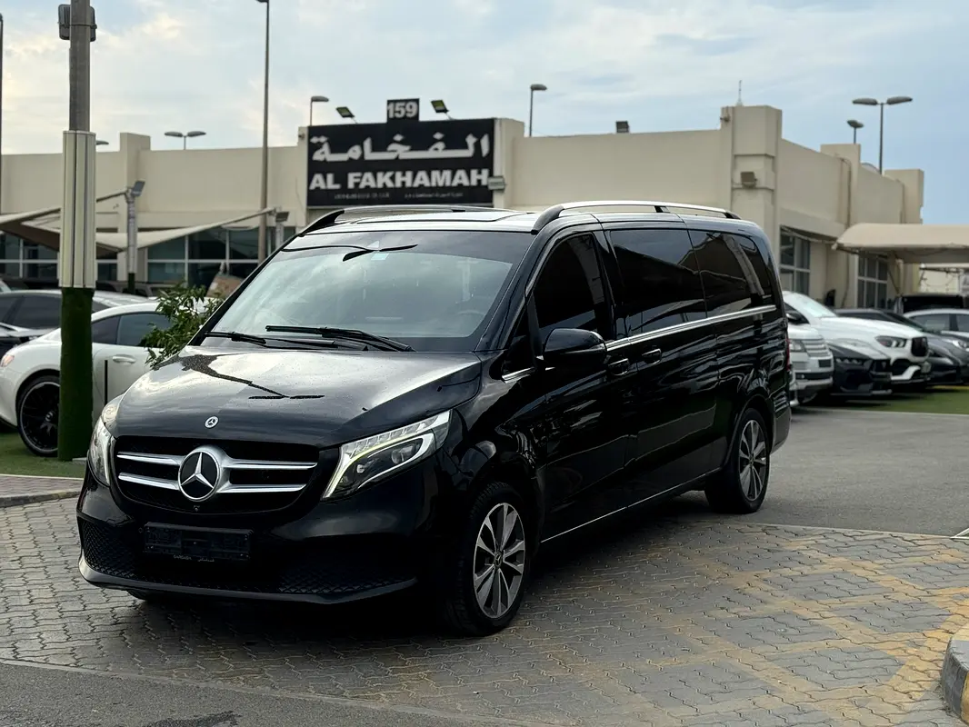 Mercedes-Benz V-Class 2020 — photo 1 of 15