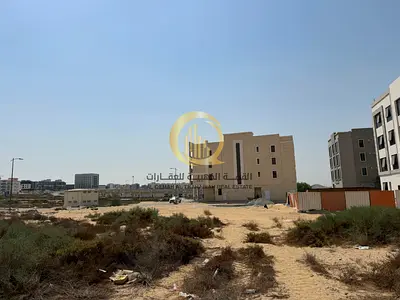 للبيع ارض في تلال سيتي مساحه 6400 قدم موقع مميز جدا زاويه على 3 شوارع  مقابل الحديقه مباشر تصريح ارضي +3 تملك لجمحر يع الجنسيات