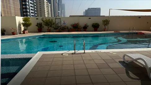 Nice room available for single lady next to emirates tower metro @4000