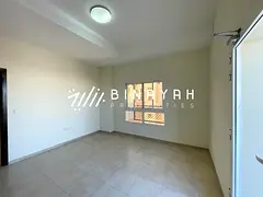 Spacious Layout|Large Terrace|Vacant on Transfer