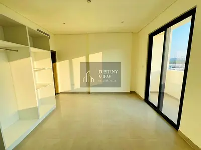 Big spasious lavish 1bhk with balcony fully faimly building just rent 47k prime location