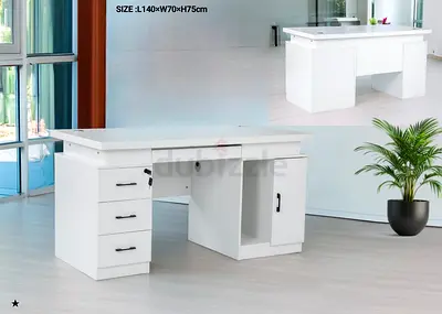 Stylish Modern Office Desk - Great for Home Office Setup