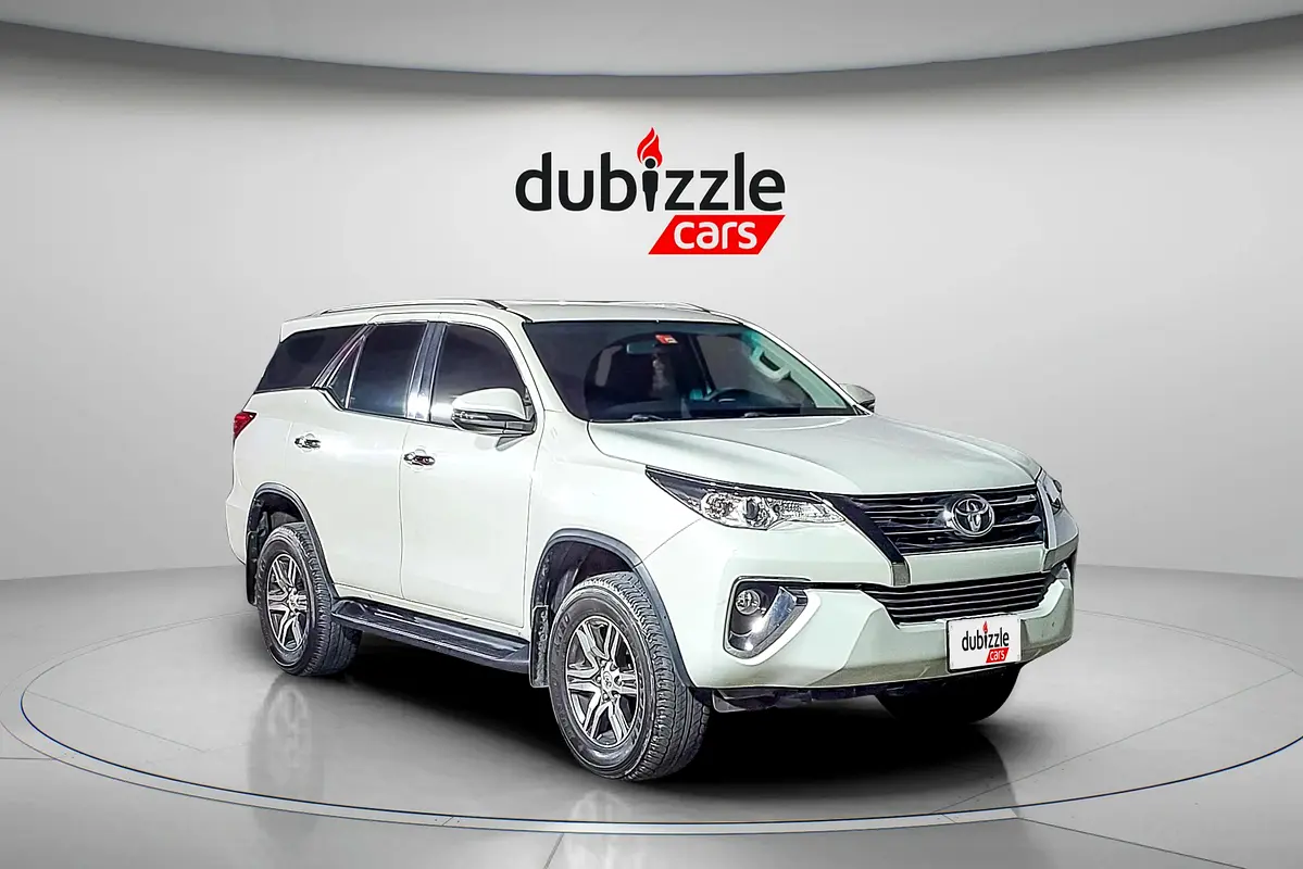 Toyota Fortuner 2019 — photo 1 of 14