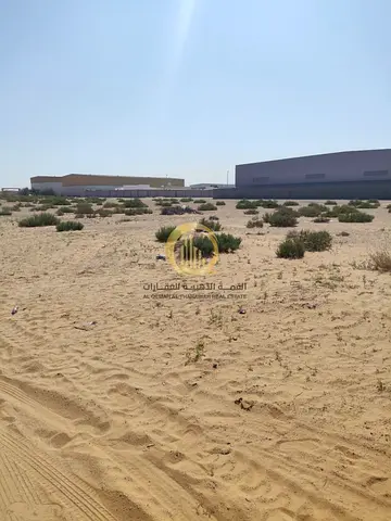 مستودع للبيع الحنو الجليل الصجعه الصناعيه الشارقه بمساحه الارض 14500 قدم