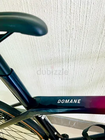 Trek Domane-SL06 - full carbon endurance road bike- shimano-105-11 speed disc brake