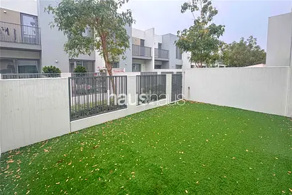Landscaped | Vacant | Close to pool + park