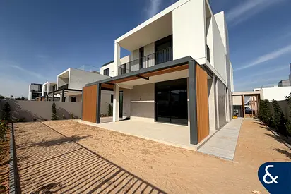 Park Backing | Brand New | Best Location