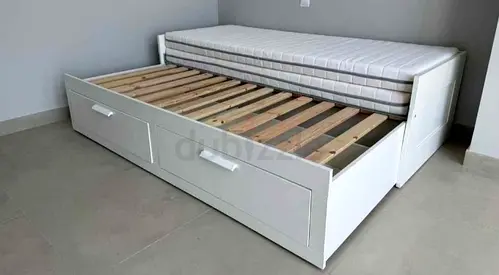 l brimness  Day bed with 2 storage drawers underneath and with 2 IKEA mattresses