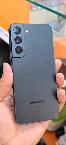 Samsung Galaxy S22 - Excellent Condition