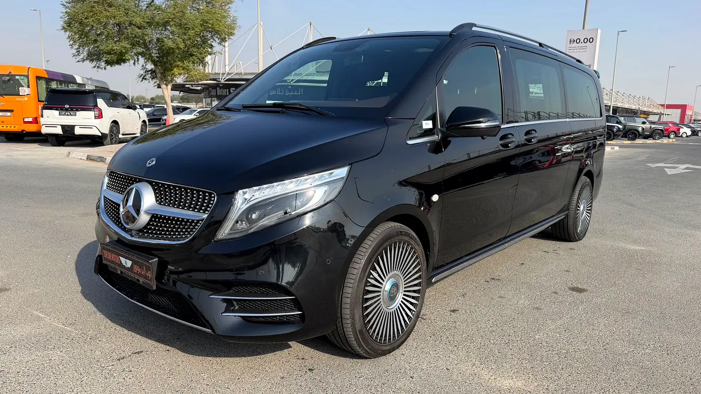 Mercedes-Benz Vito 2024 — photo 1 of 10
