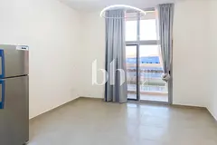Exclusive | Pool View | Near to Metro