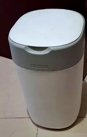 Tommee tippee twist and click trash can