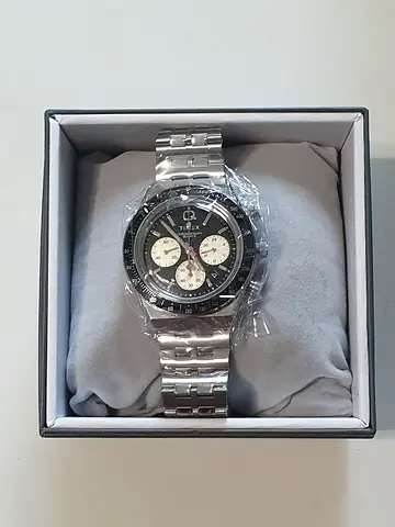 Brand new and Unused Timex chronograph (Reverse Panda)