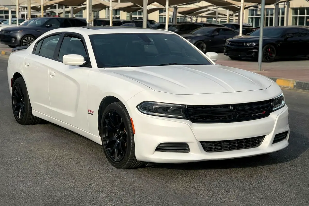 Dodge Charger 2022 — photo 1 of 11