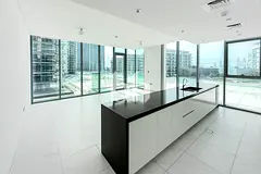Contemporary | Available | Lagoon view