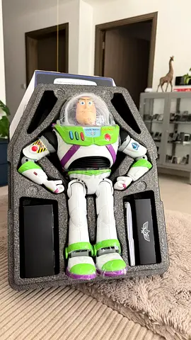 Robosen Buzz Lightyear