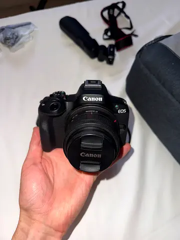 camera Canon EOS R50