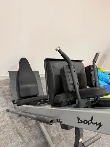 Body Solid Lin Bearing Leg Press Machine