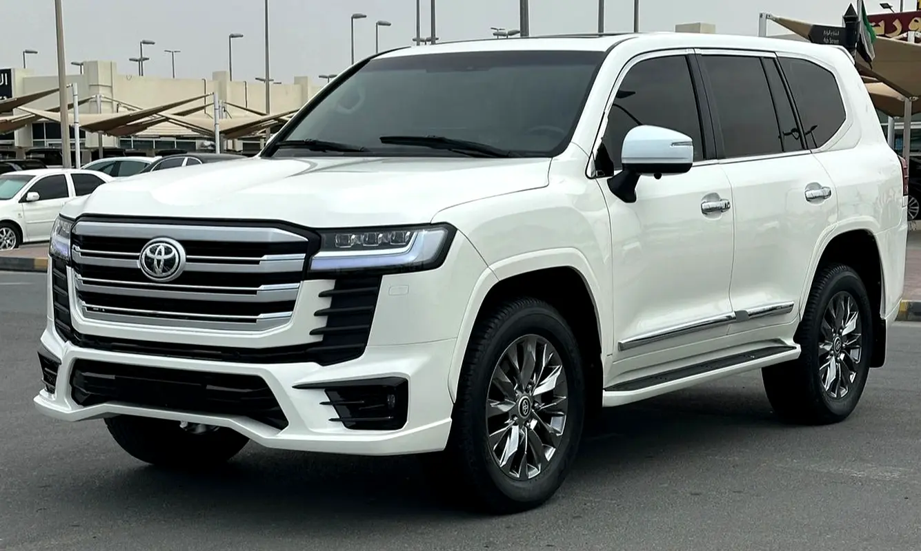 Toyota Land Cruiser 2010 — photo 1 of 13