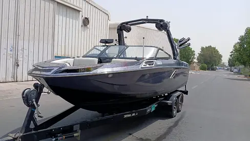 Centurion Boat RI230 model 2023 Wake Board Ski