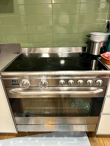 Smeg 5 Zone Full Electric Ceramic Cooker Range. Made Italy 90cm