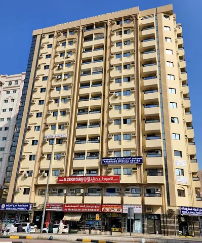 محل تجاري للإيجار في الرولة رقم 49