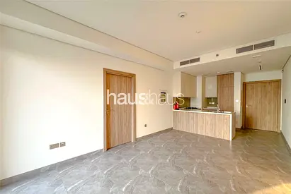 Corner Unit | Canal Views | Modern Design