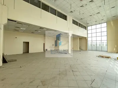 Main road facing showroom with office block for URGENT LEASE !!