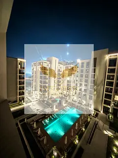 Corner Unit | Get Your Luggage | First Tenant